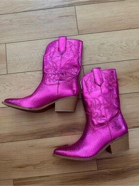 Nine West Metallic Fuchsia Western Ankle Boots